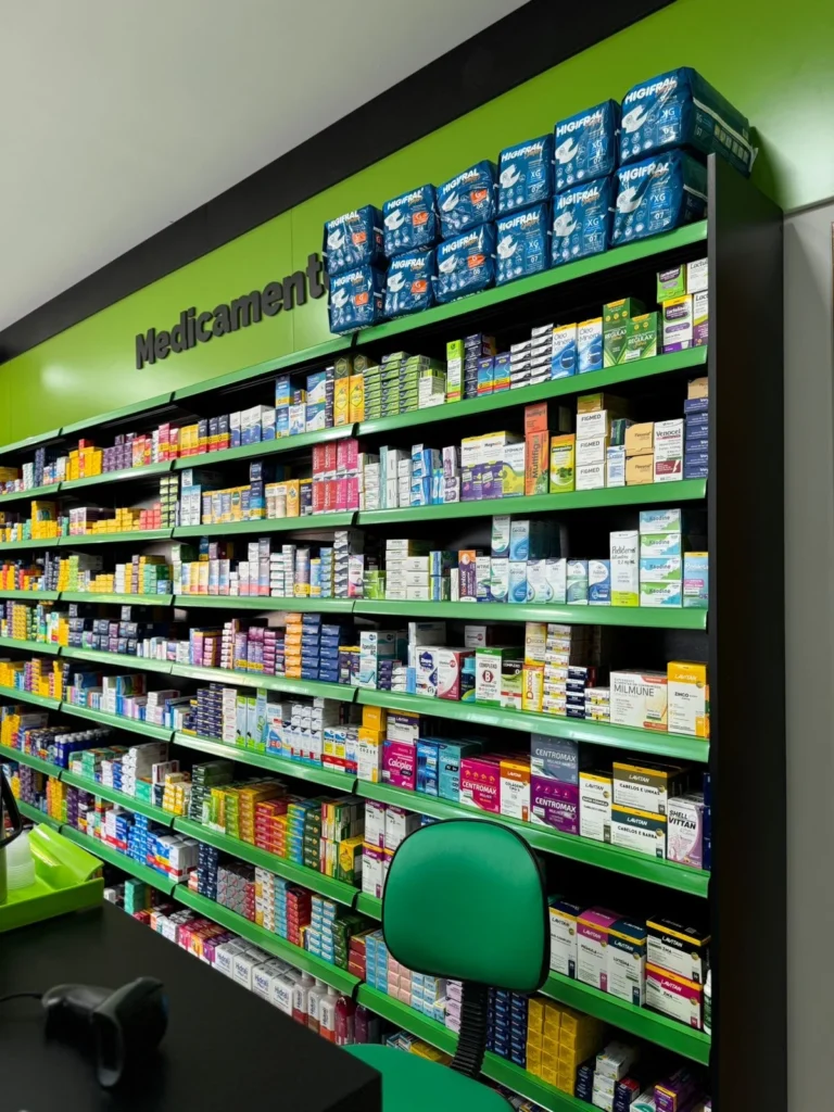 Móveis para farmácia - 3cb6f87b 35d5 42a3 aa3b ffbfb73a3eb4