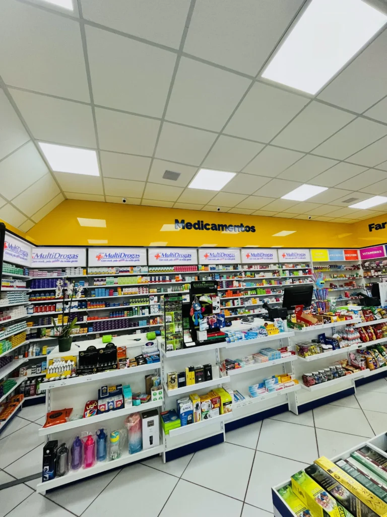 Móveis para farmácia - IMG 2393